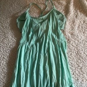 Lululemon exercise top size 6 in excellent condition